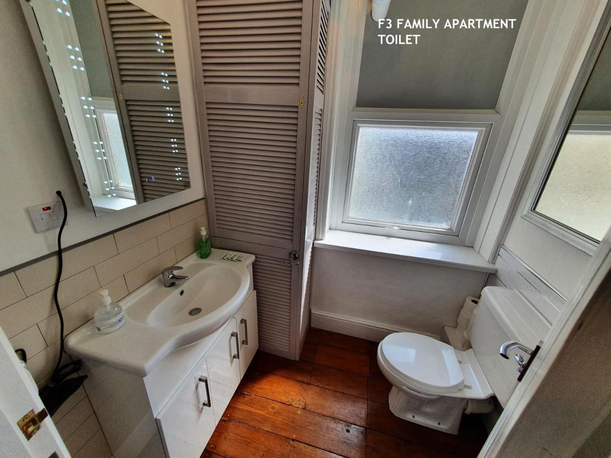 F3 2 Bedroomed Town House - Free Parking - Super 150 Mbps Wifi Near Gavin N Stacey Film House - 1 Free Dog Allowed Barry Kültér fotó