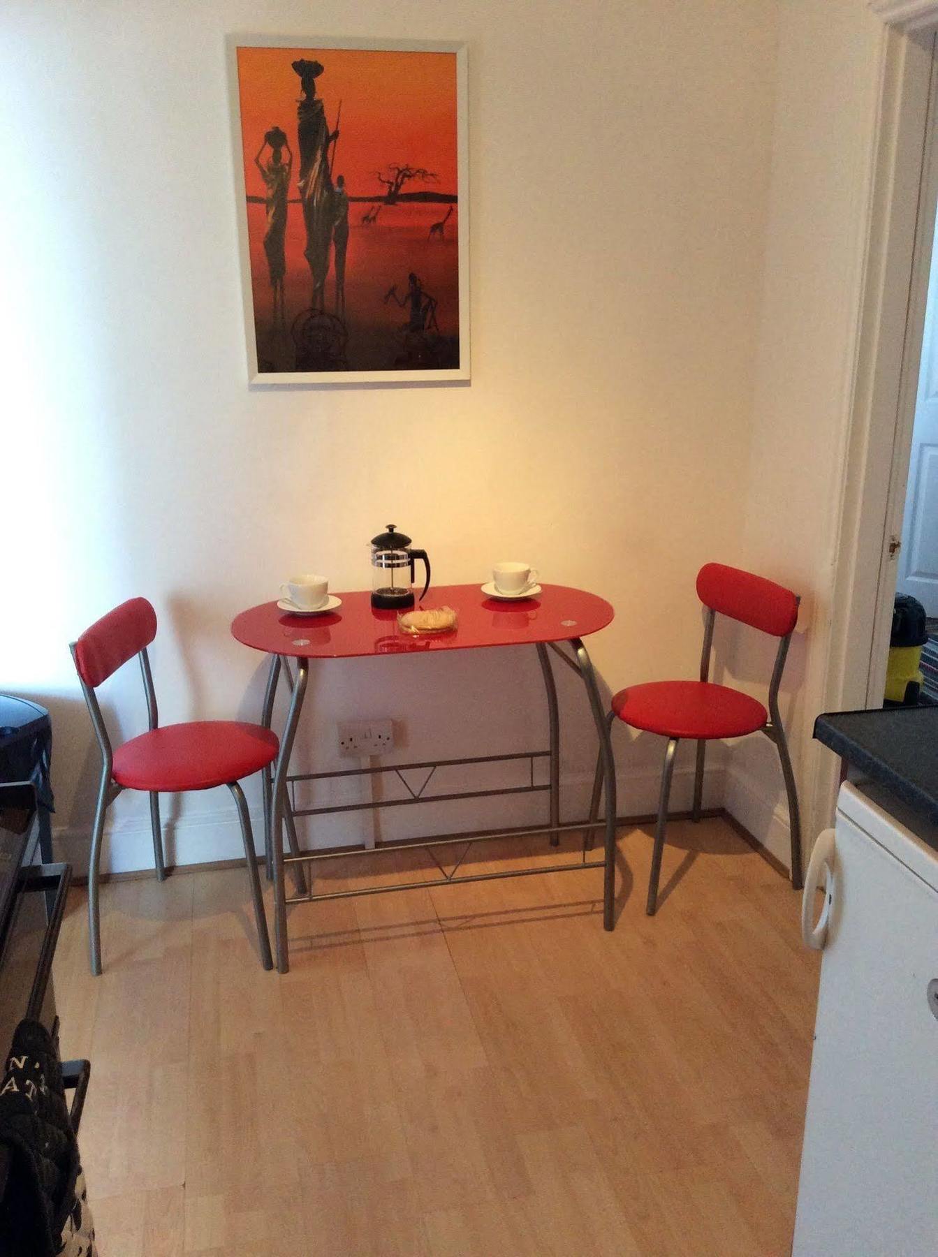 F3 2 Bedroomed Town House - Free Parking - Super 150 Mbps Wifi Near Gavin N Stacey Film House - 1 Free Dog Allowed Barry Kültér fotó